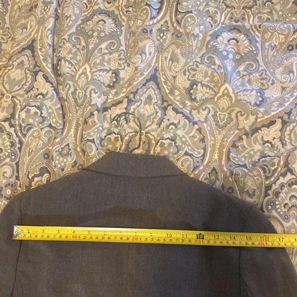 Tall 33 inseam Tahari grey blazer and pants - Picture 5 of 12